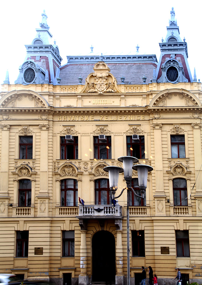 Zagreb, Bistro Esplanade, Ausblick, Hauptsitz der Kroatischen Bahnen