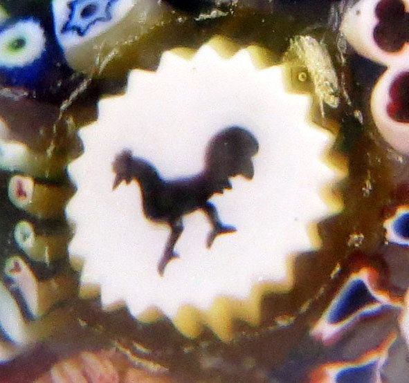 Briefbeschwerer mit Hahn